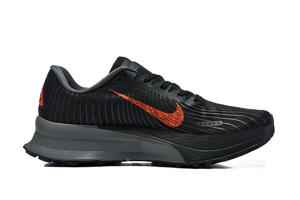 ACG Ultrafly Trail Black/Total Orange