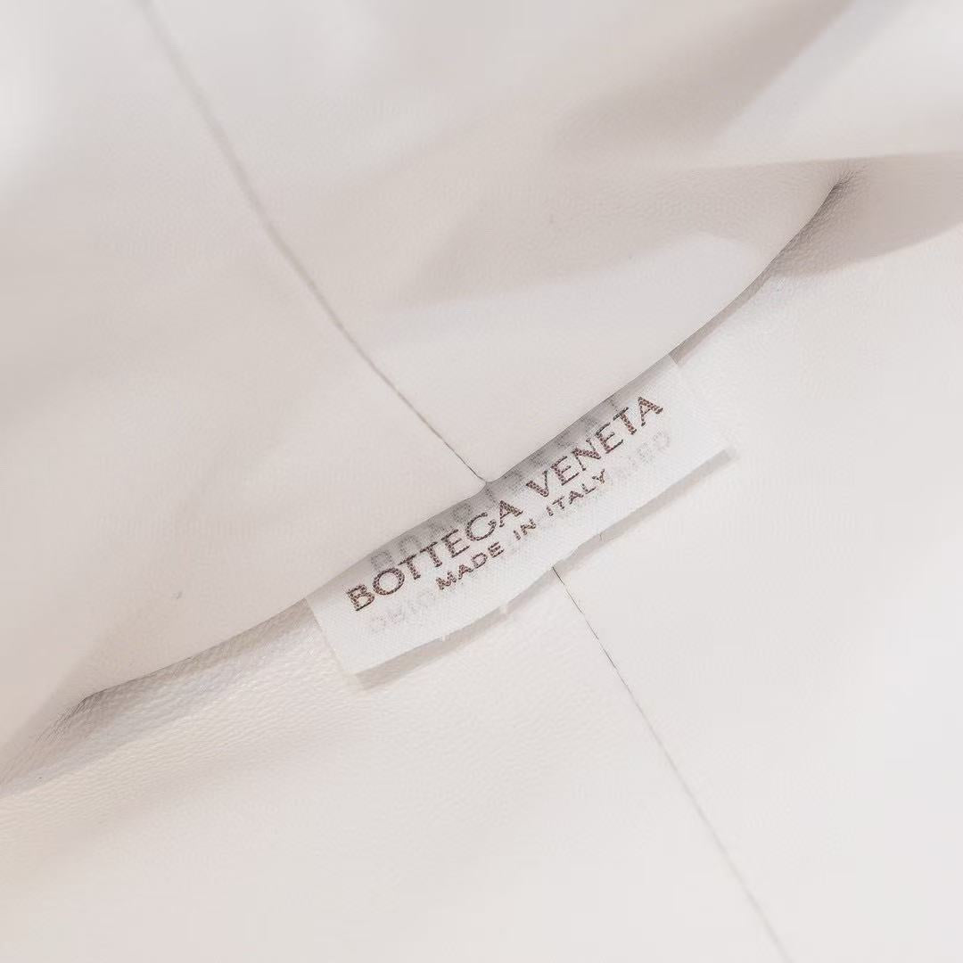 BV Lauren 1980 31.5cm White Lambskin