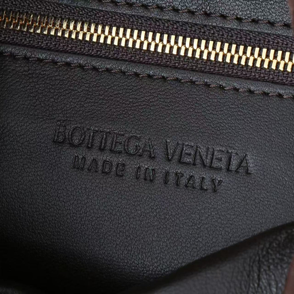 BV 25 Hop Bag Dark Brown Suede