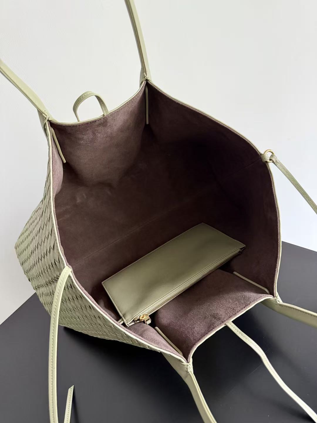 BV Reversible Tote Bag 43cm Intreccio Pistachio Green Chocolate Calfskin Suede