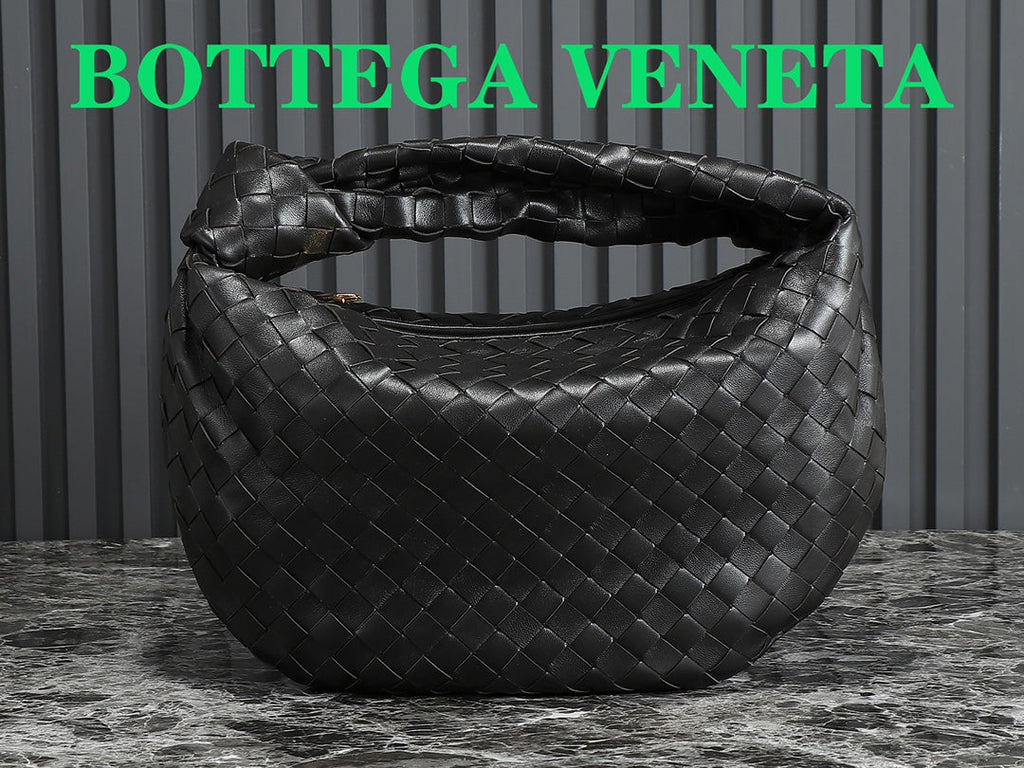 bv teen jodie 36cm black lambskin