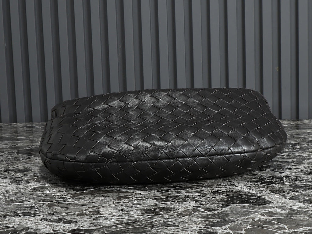 bv teen jodie 36cm black lambskin