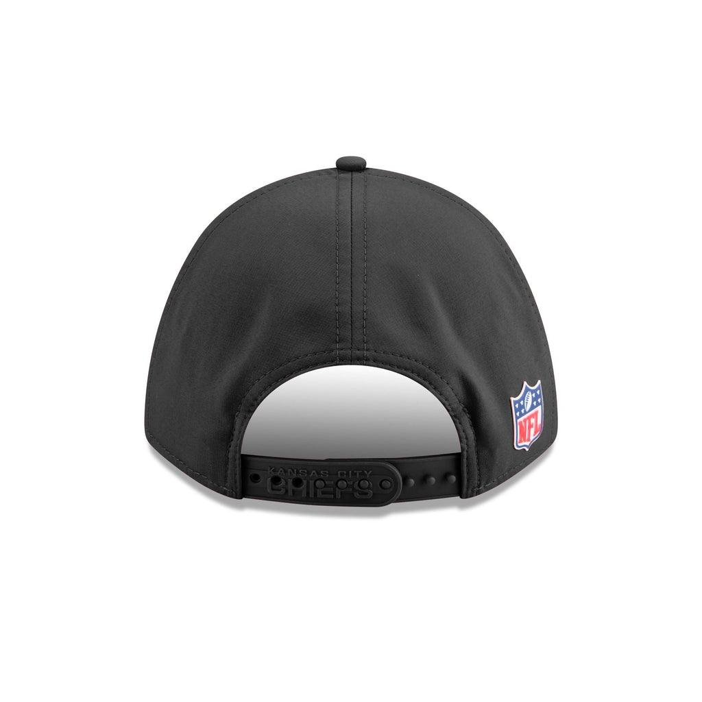 Kansas City Chiefs 2025 Sideline Cold Weather Steel Clouds 9FORTY M-Crown Snapback Hat