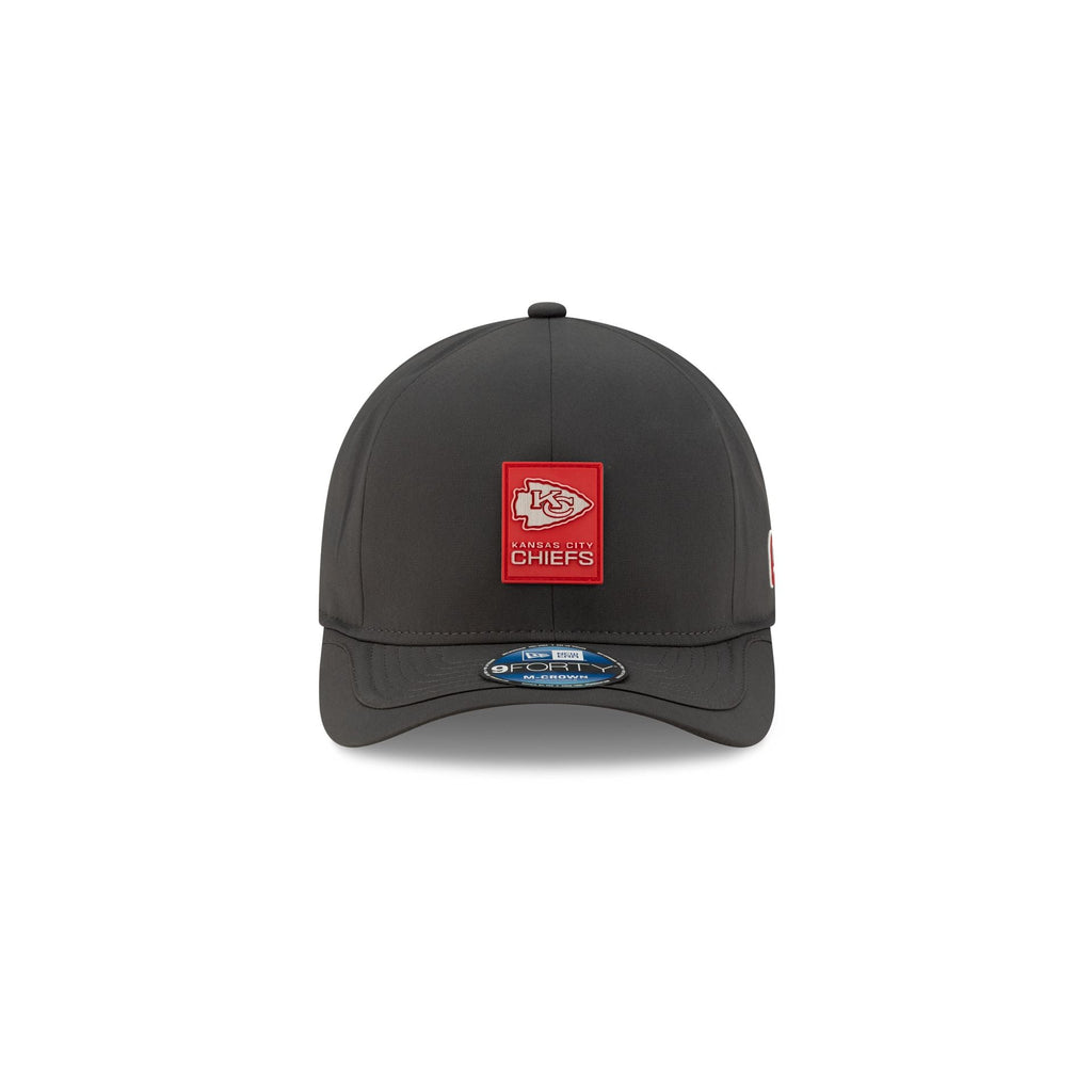 Kansas City Chiefs 2025 Sideline Cold Weather Steel Clouds Kids 9FORTY M-Crown Snapback Hat
