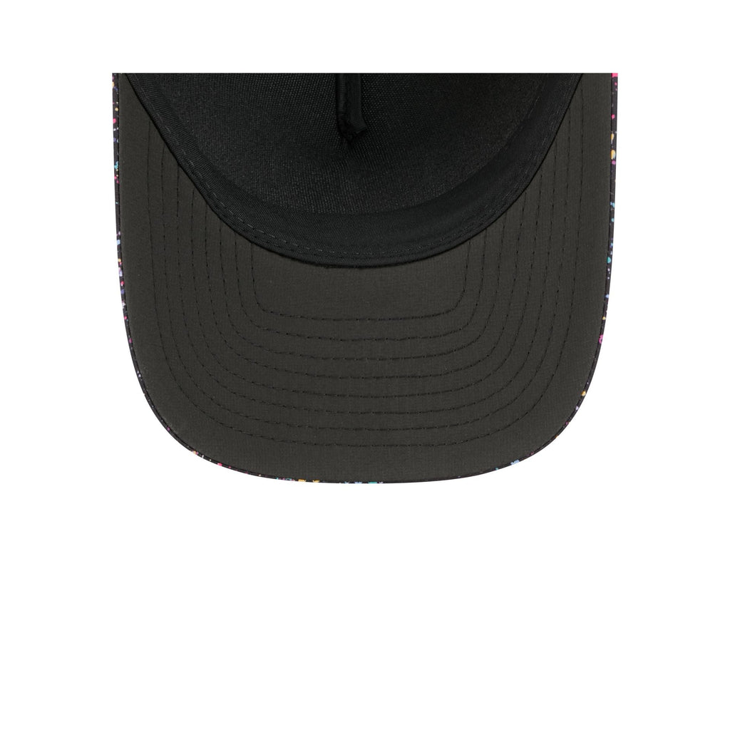 Las Vegas Raiders 2025 Crucial Catch 9FORTY M-Crown A-Frame Trucker Hat