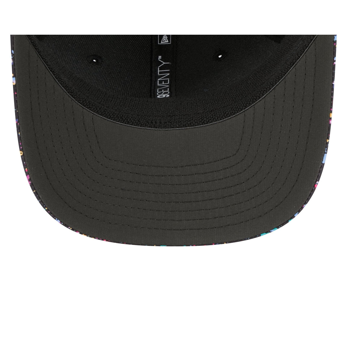 Tennessee Titans 2025 Crucial Catch 9SEVENTY Trucker Hat