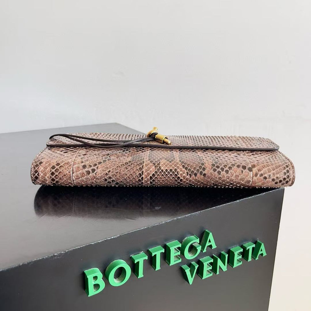 BV Long Clutch Andiamo With Handle 31cm Python Lambskin