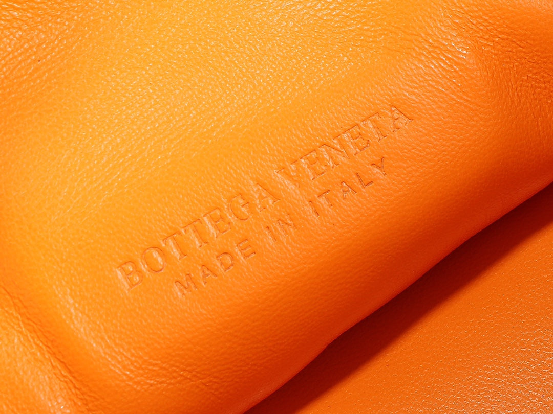 bv teen jodie 36cm orange lambskin
