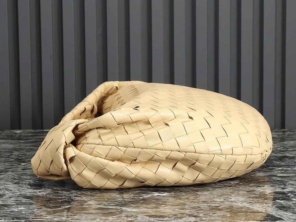 bv teen jodie 36cm beige lambskin