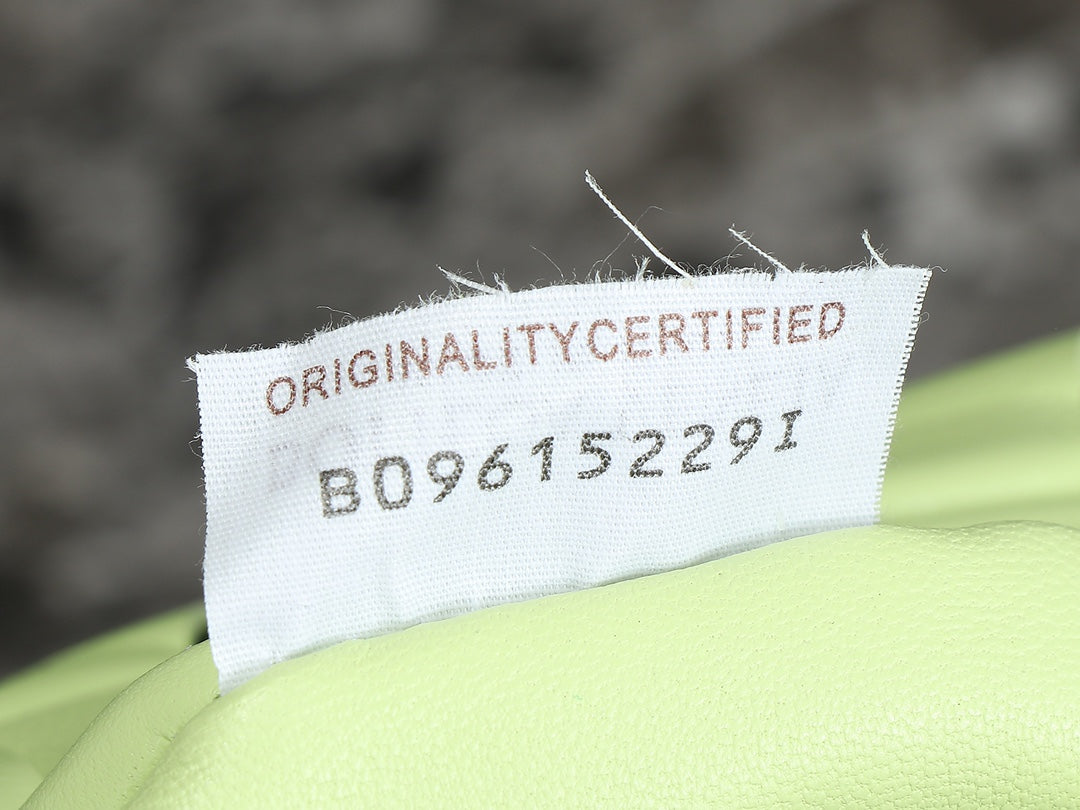 bv teen jodie 36cm light green lambskin