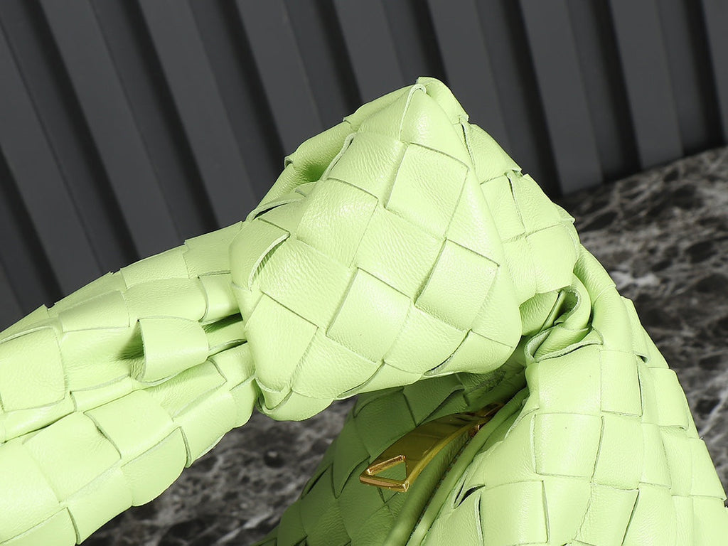 bv teen jodie 36cm light green lambskin