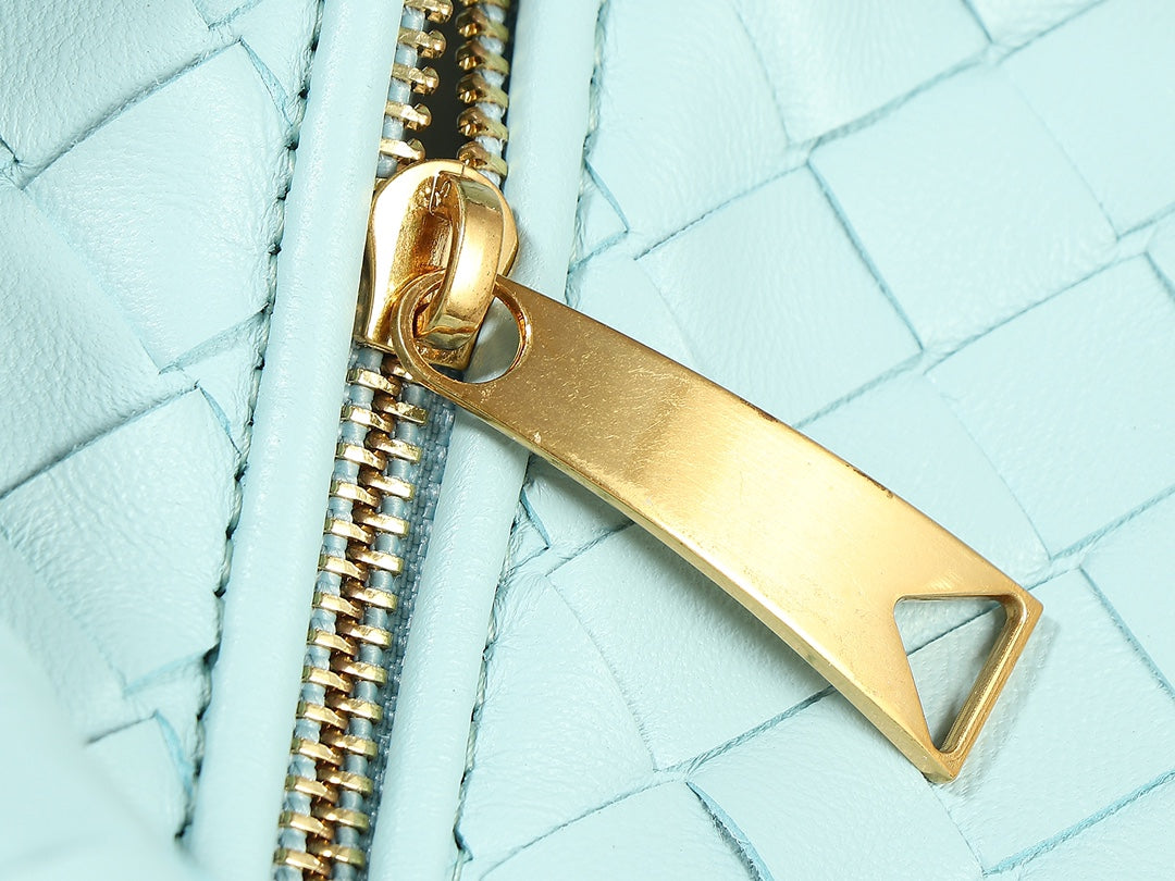 bv teen jodie 36cm tiffany blue lambskin