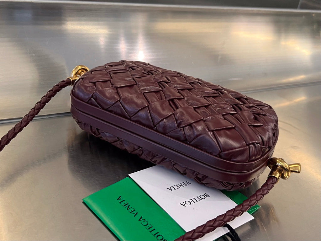 KNOT 20 IN BAROLO LAMBSKIN WITH CHAIN