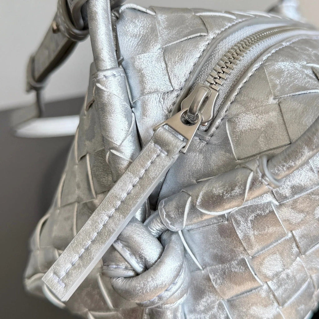Bottega Veneta 2026 Loop Bag 21cm Silver Intrecciato Woven Leather 137119