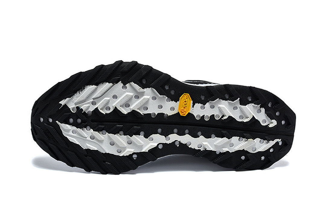 ACG Ultrafly Trail White/Black