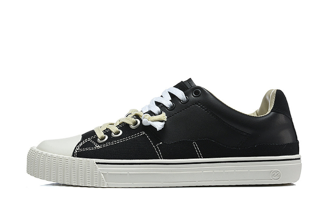 MAISON MARGIELA New Evolution Black/White