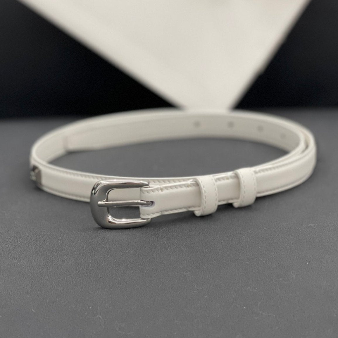 CL SMALL 18 MM TRIOMPHE BELT IN TAURILLON WHITE LEATHER SILVER HARDWARE
