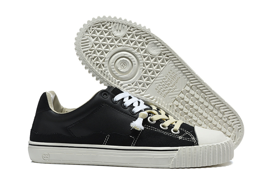 MAISON MARGIELA New Evolution Black/White