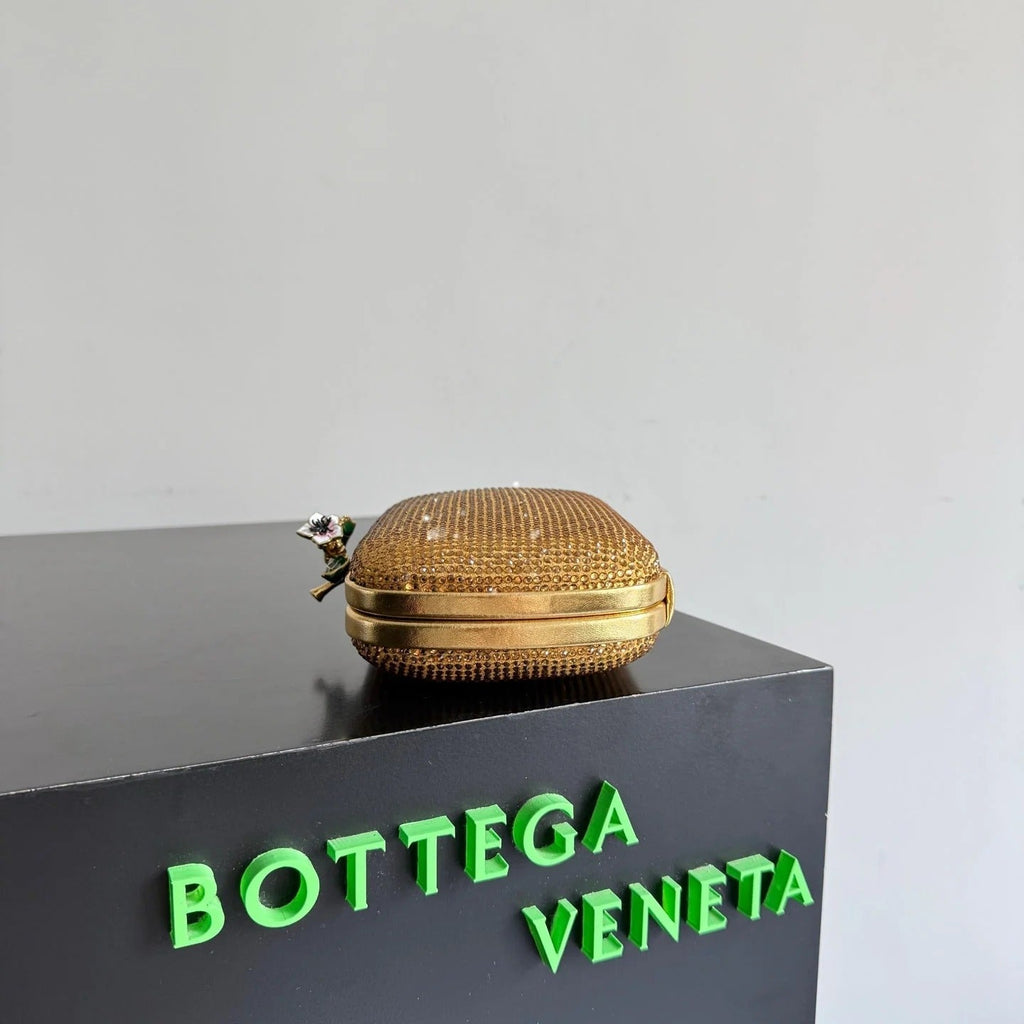 Bottega Veneta 2026 Knot Embellished Clutch 19cm Gold Crystal Leather Minaudière