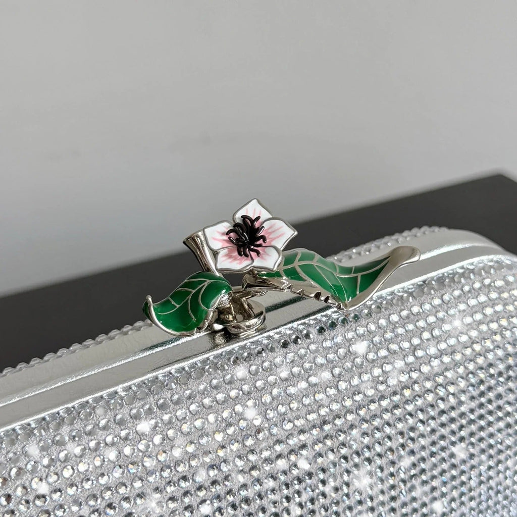 Bottega Veneta 2026 Knot Embellished Clutch 19cm Silver Crystal Leather Minaudière