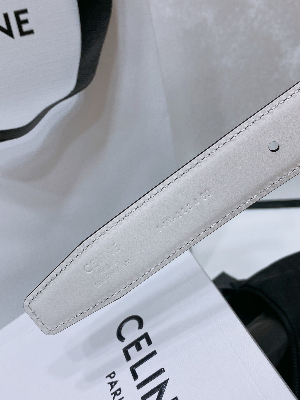 CL MEDIUM 25 MM TRIOMPHE BELT IN TAURILLON AND BLACK CALFSKIN GOLD HARDWARE