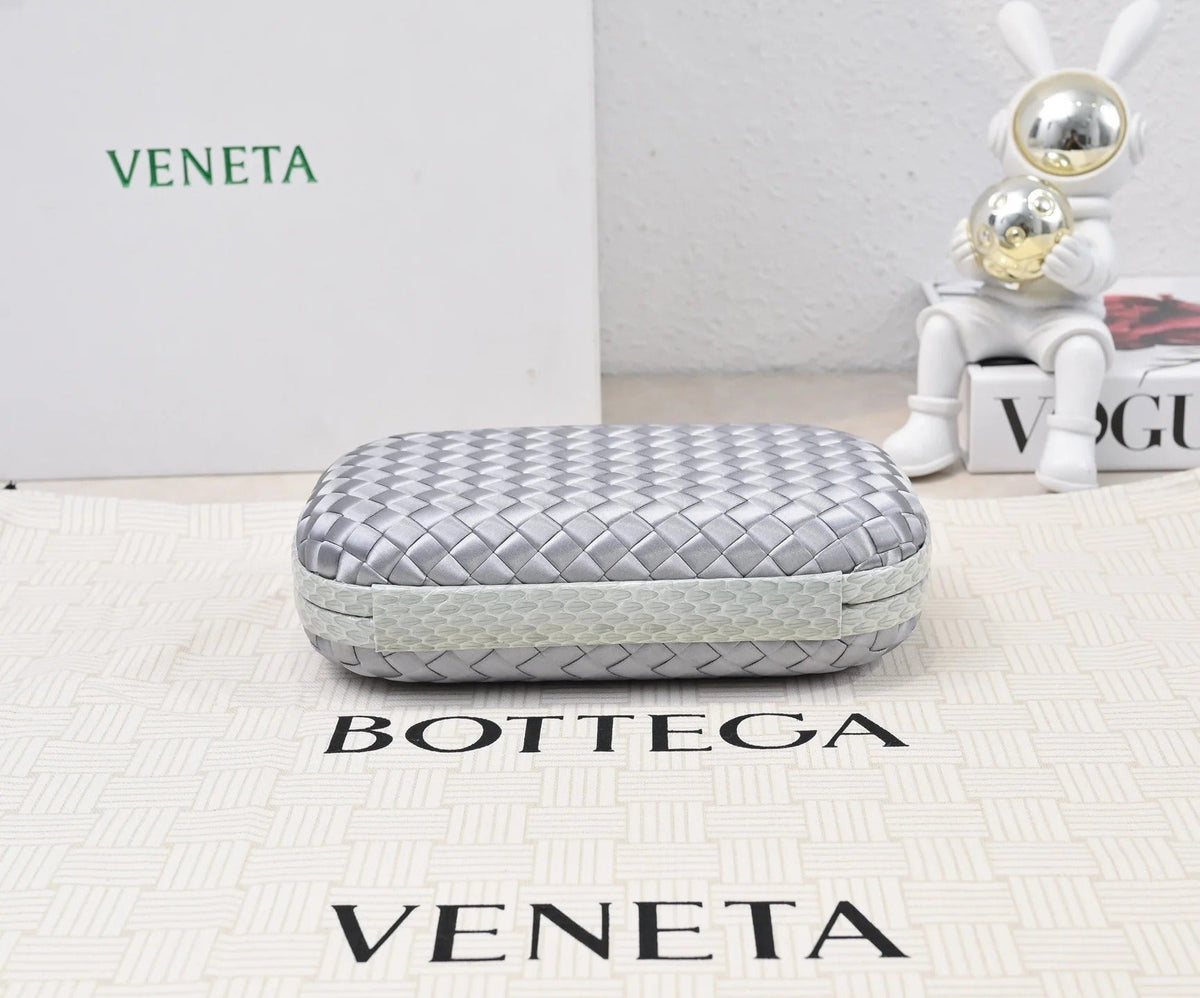 Bottega Veneta 2026 Knot Clutch 20cm Silver Gold Woven Leather