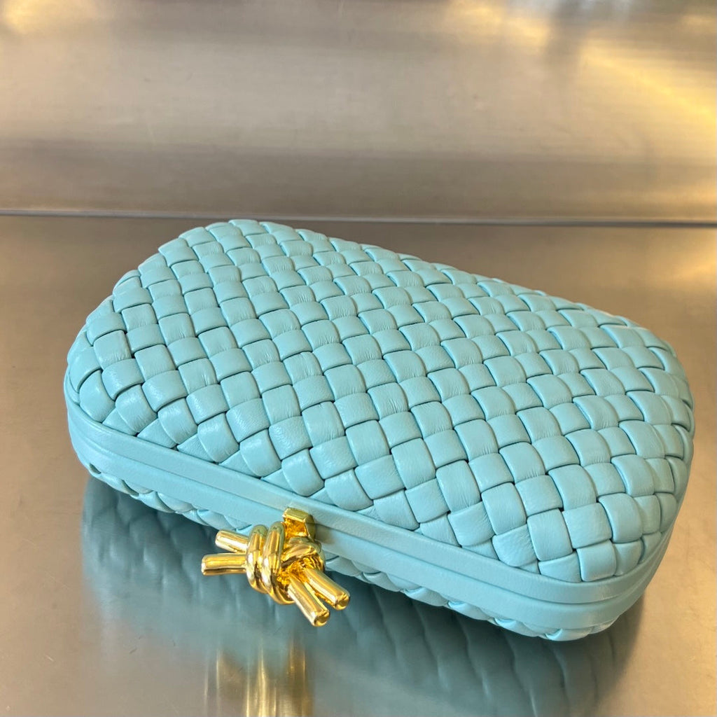 KNOT 20 IN BLUE PASTEL LAMBSKIN