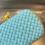 KNOT 20 IN BLUE PASTEL LAMBSKIN