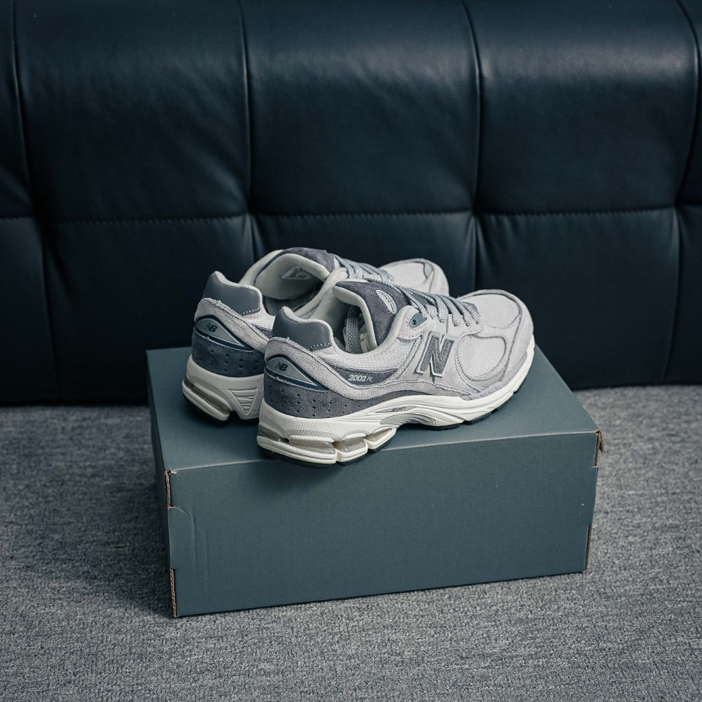 New Balance 2002R Light Grey Aluminum