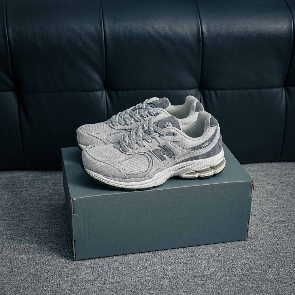New Balance 2002R Light Grey Aluminum