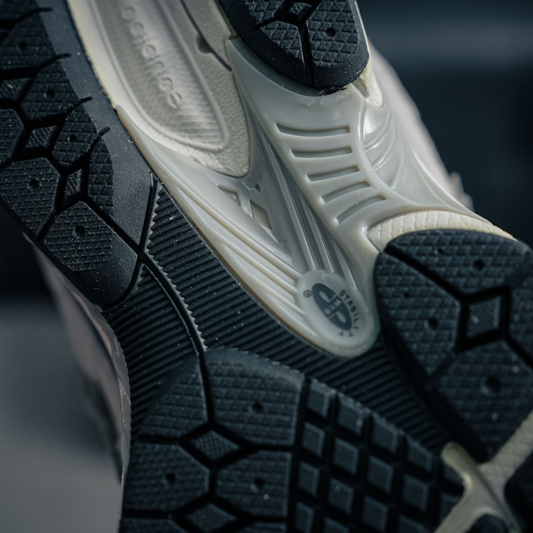 New Balance 2002R Light Grey Aluminum