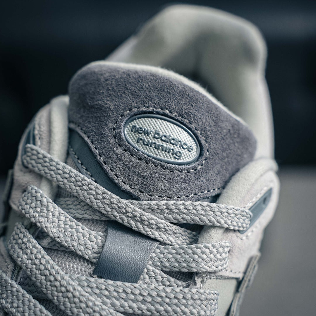 New Balance 2002R Light Grey Aluminum