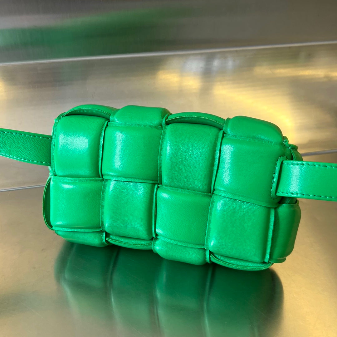 MINI CASSETTE 18 IN LIGHT GREEN LAMBSKIN