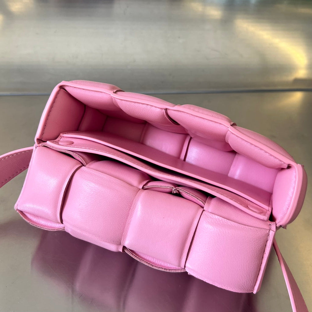 MINI CASSETTE 18 IN LIGHT PINK LAMBSKIN