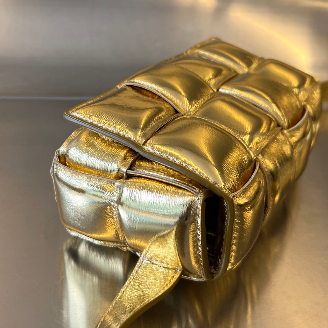 MINI CASSETTE 18 IN GOLDEN LAMBSKIN