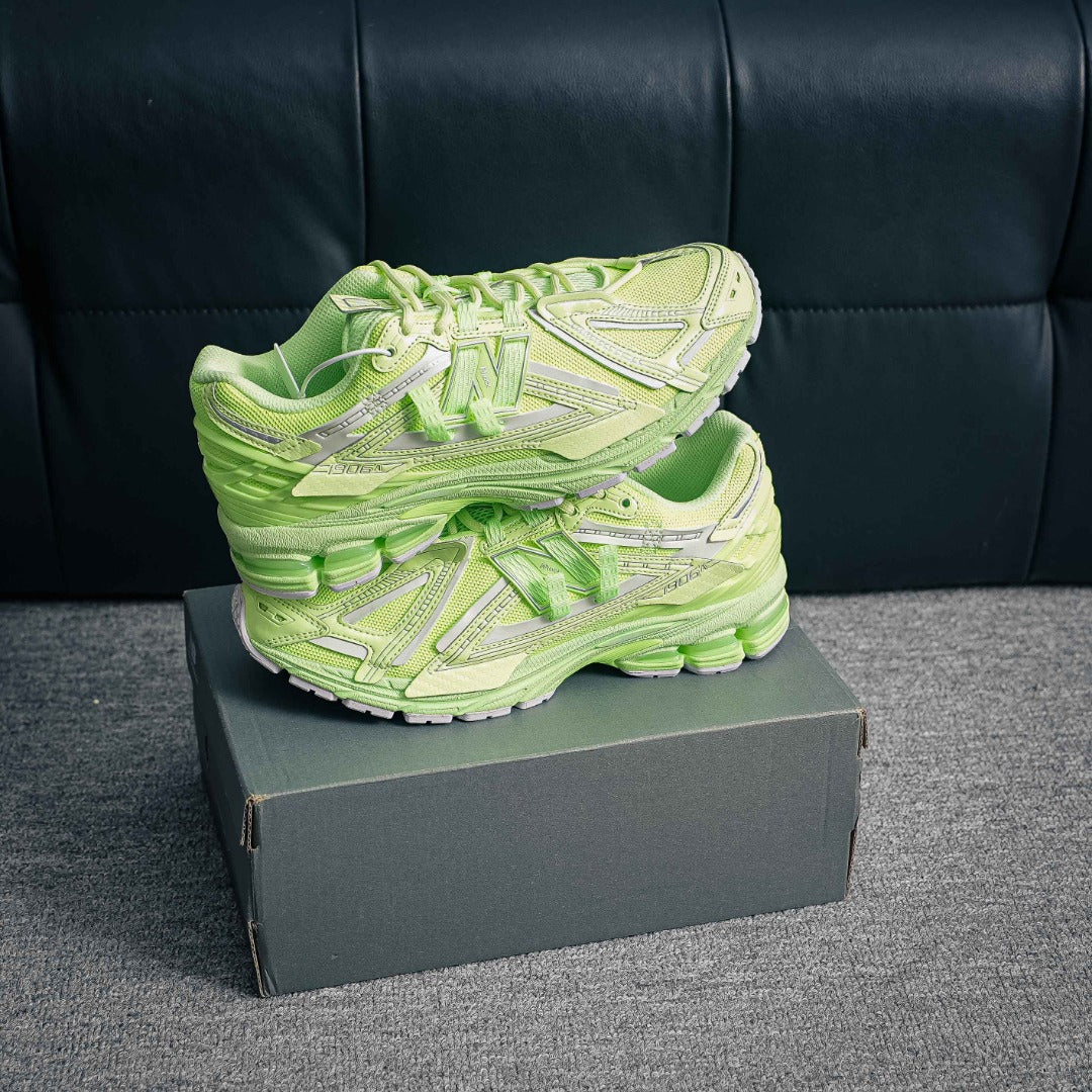 New Balance 1906A "Mint Flash / Silver Metallic / White"