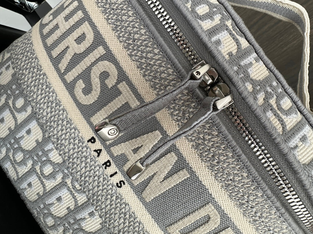 diortravel vanity 25 grey oblique embroidery