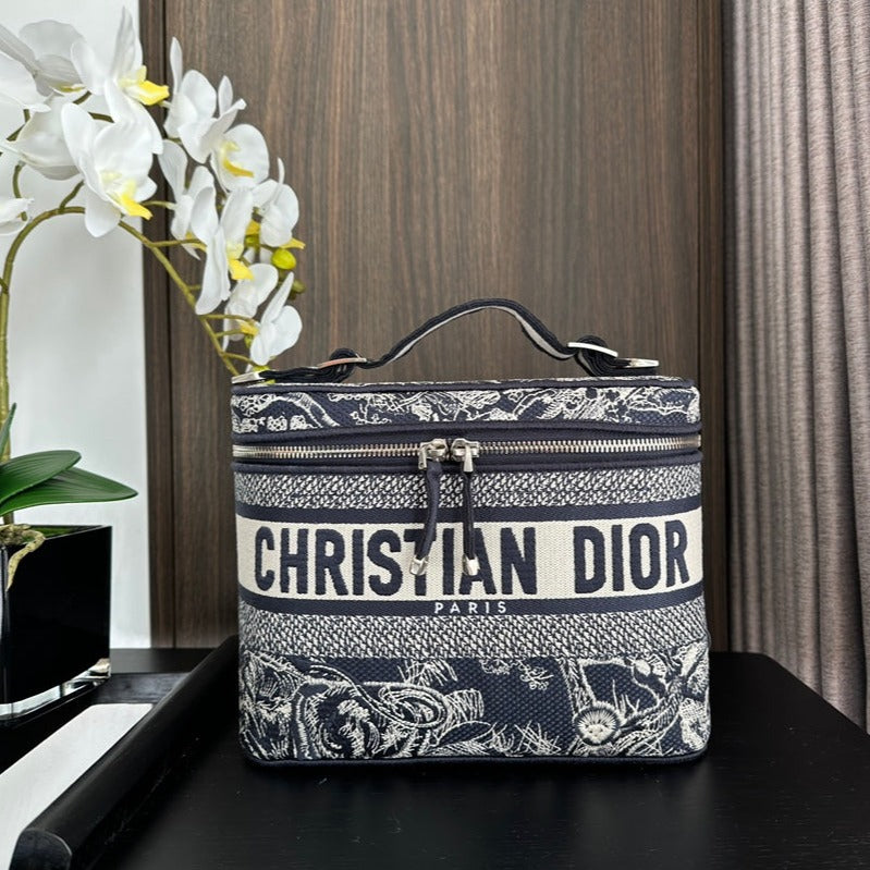 diortravel vanity 25 black embroidery