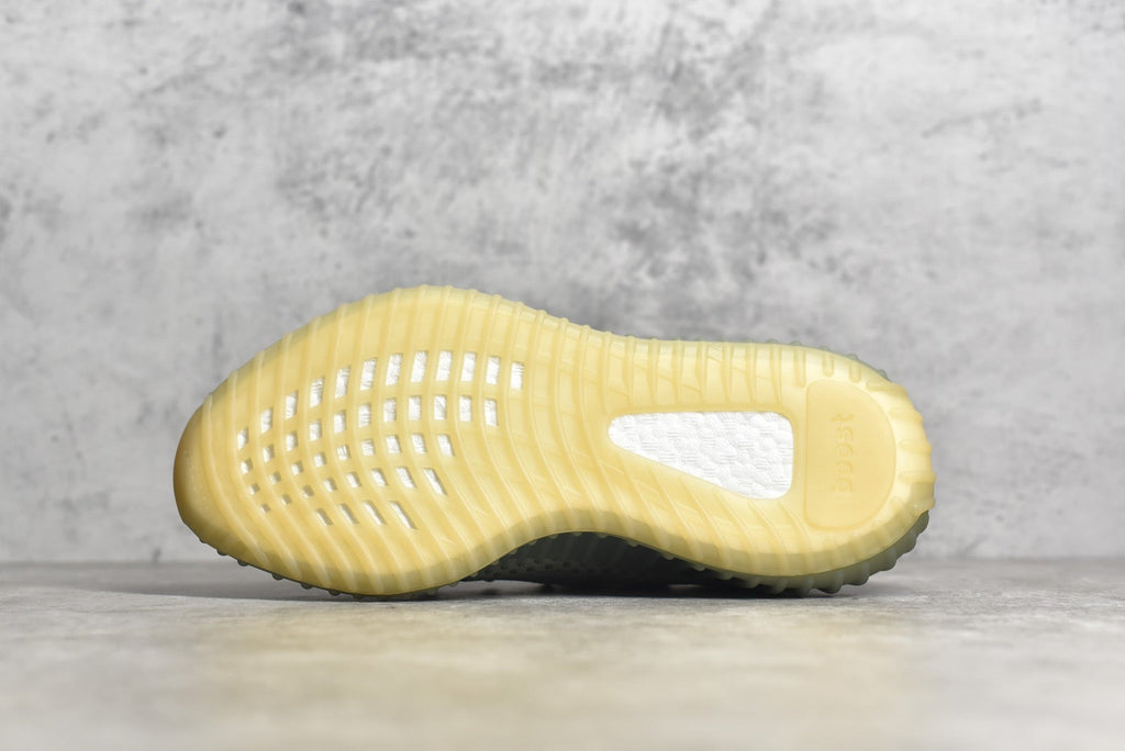 Yeezy 350 v2 17