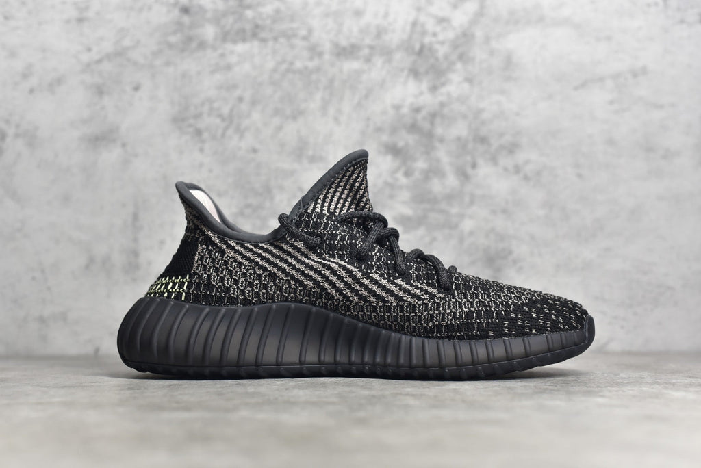 Yeezy 350 v2 14