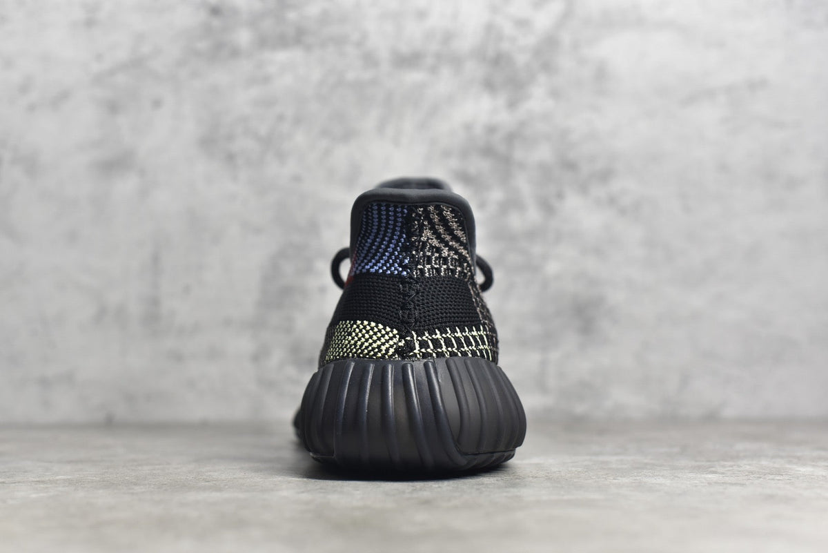 Yeezy 350 v2 14