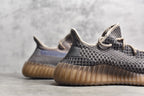Yeezy 350 v2 11