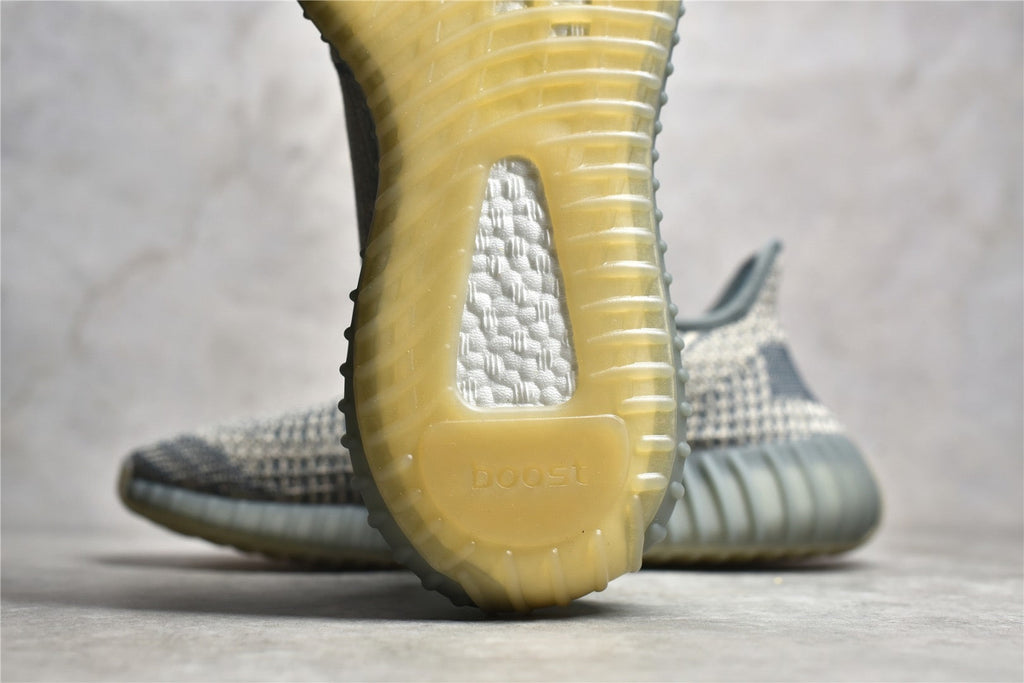 Yeezy 350 v2 09
