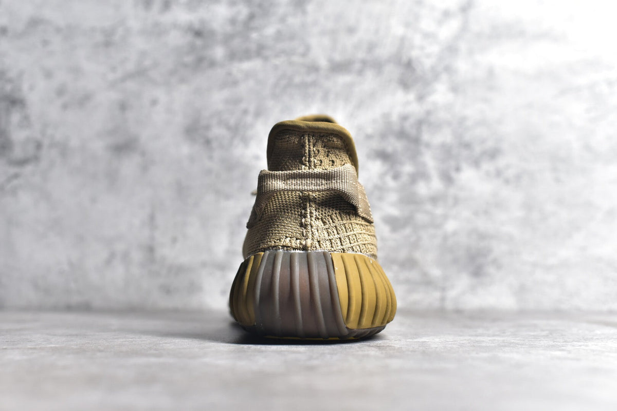 Yeezy 350 v2 02