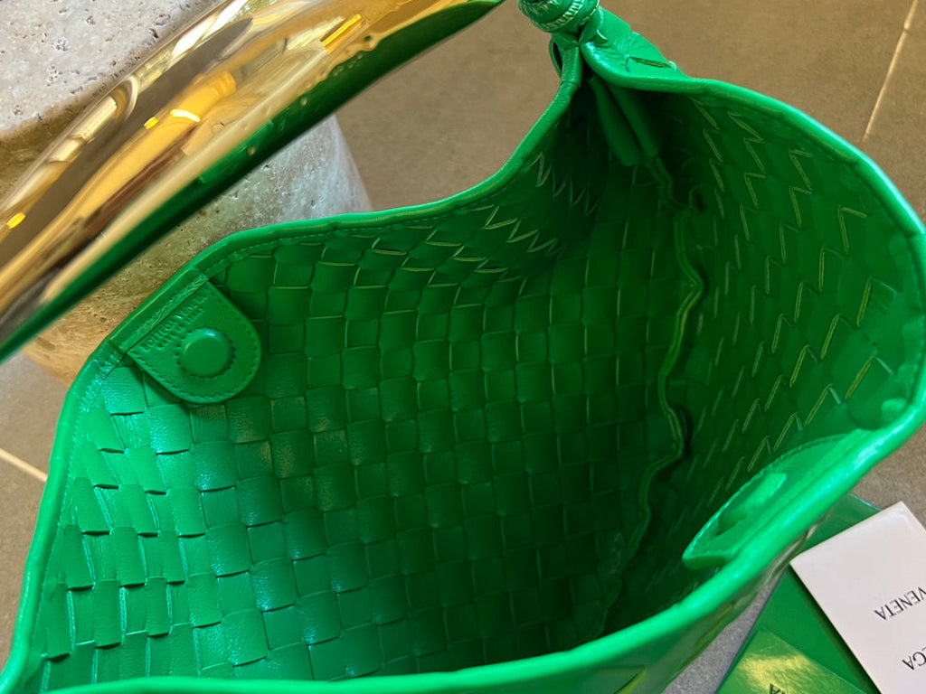 SARDINE 33 WITH CHAIN IN SHAMROCK GREEN LAMBSKIN