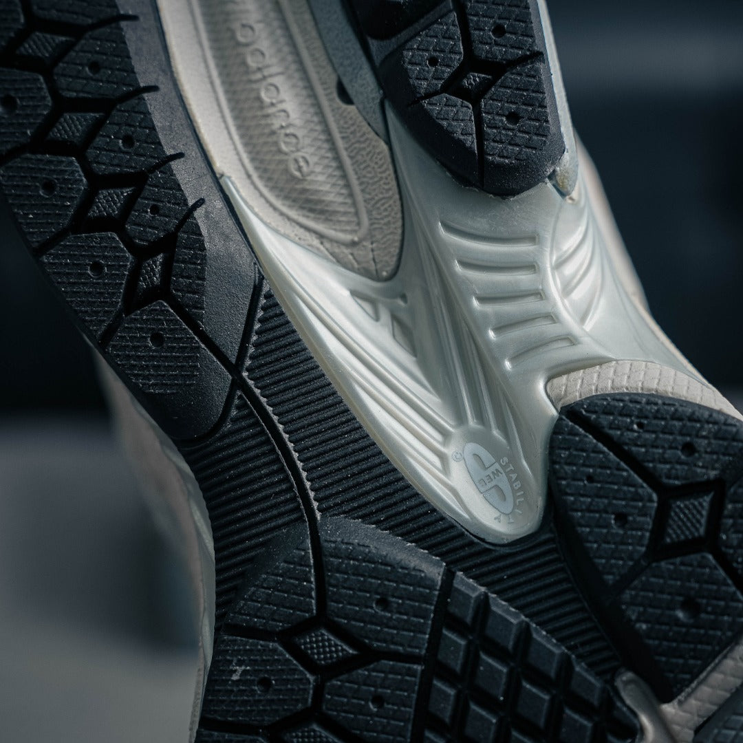 New Balance 2002R "Grey"