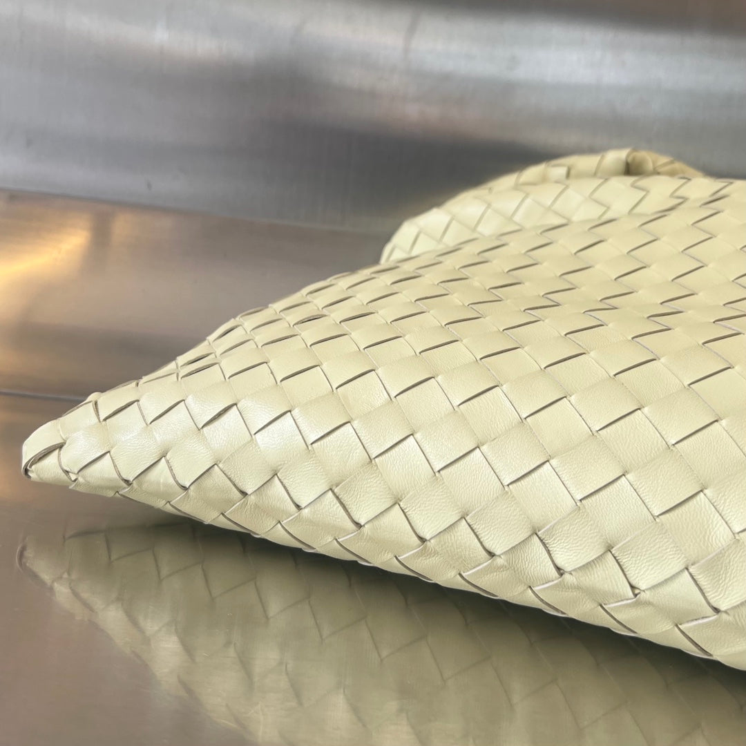 LARGE HOP 54 IN DARK CREAM LAMBSKIN