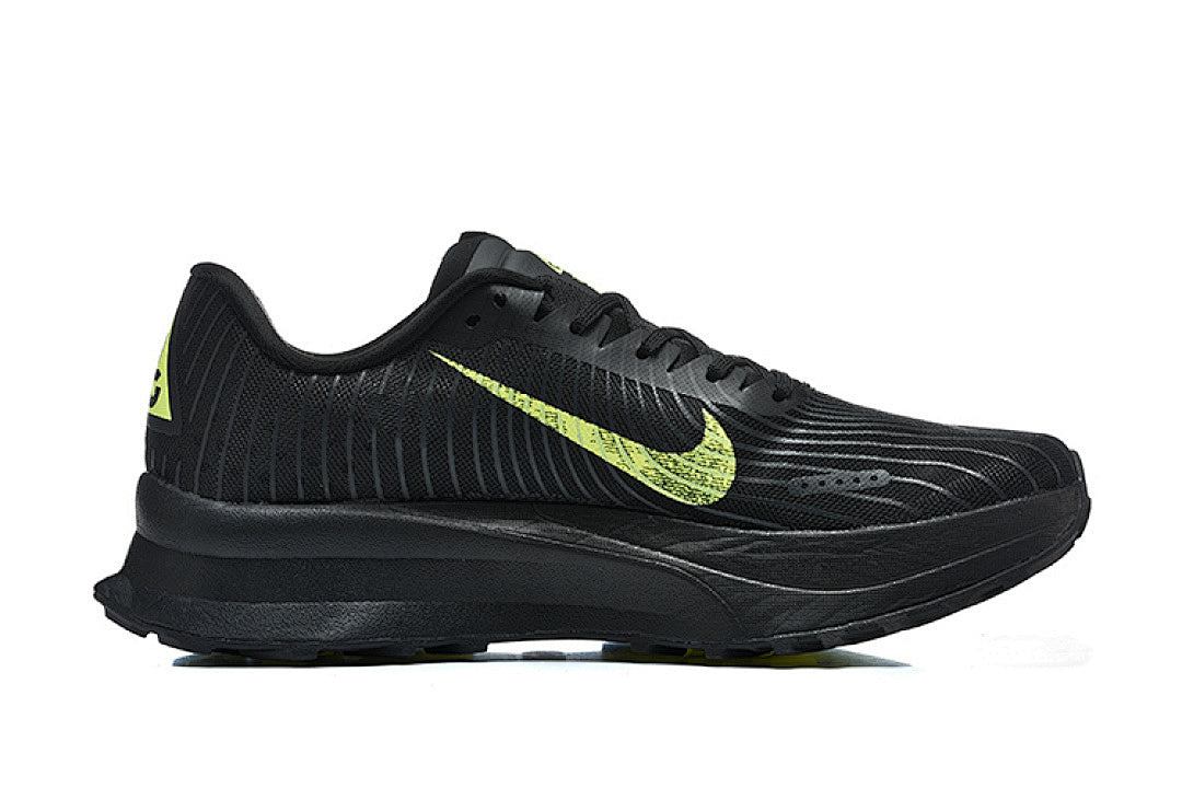 ACG Ultrafly Trail Black/Volt