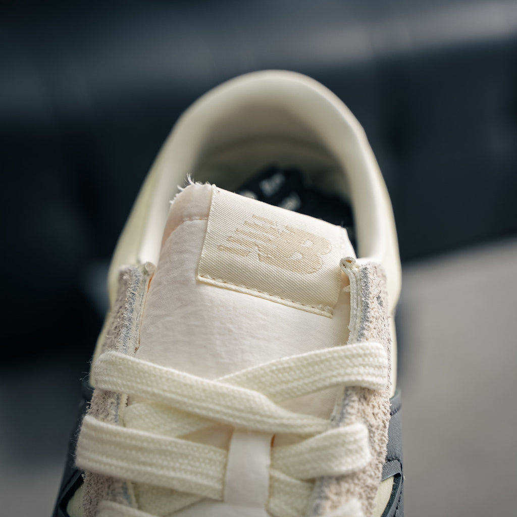 New Balance 471 "Linen / Angora / Black"