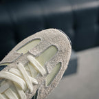 New Balance 471 "Linen / Angora / Black"